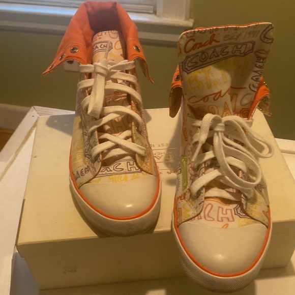 Coach high top sneakers in excellent condition were them many ways - Picture 2 of 4